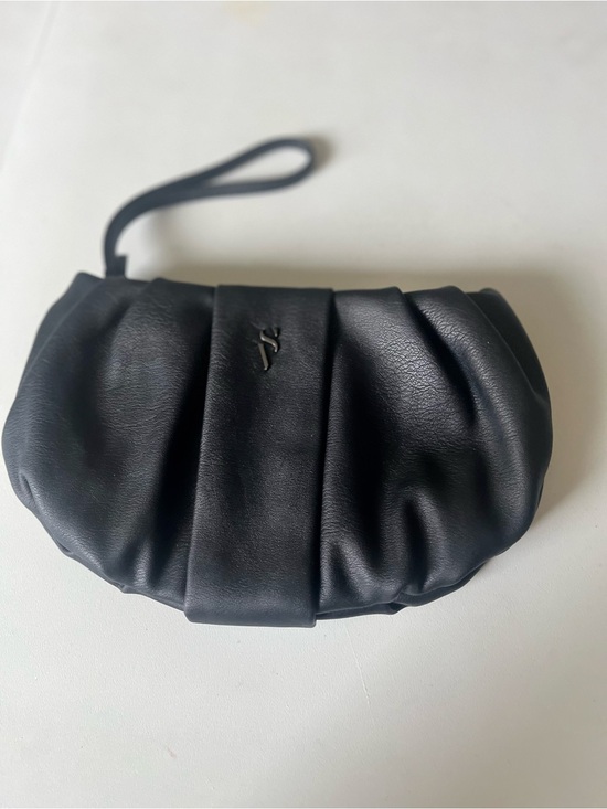 Simply Vera Vera Wang Handbags - Simply Vera by Vera Black Pleated Wristlet Clutch.